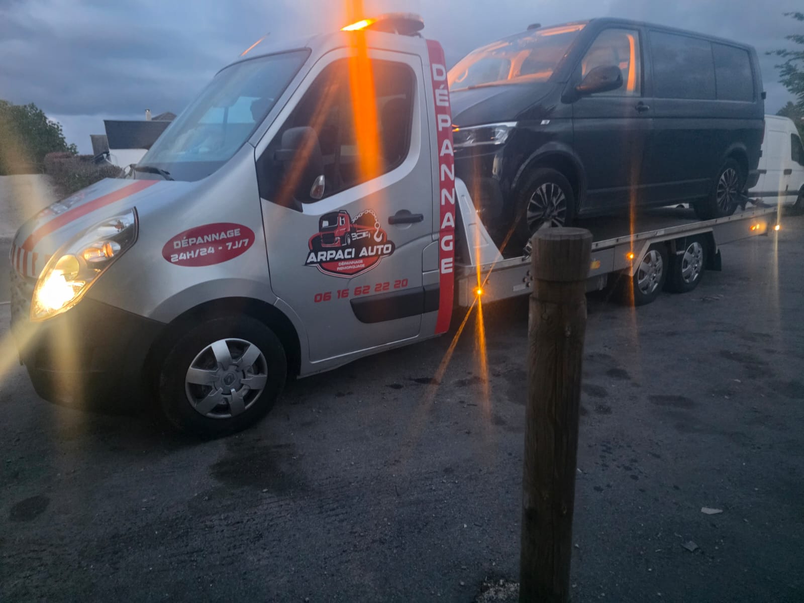 Intervention de nuit — remorquage d'un VW Transporter